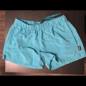 NWOT Women’s Patagonia barely baggies shorts